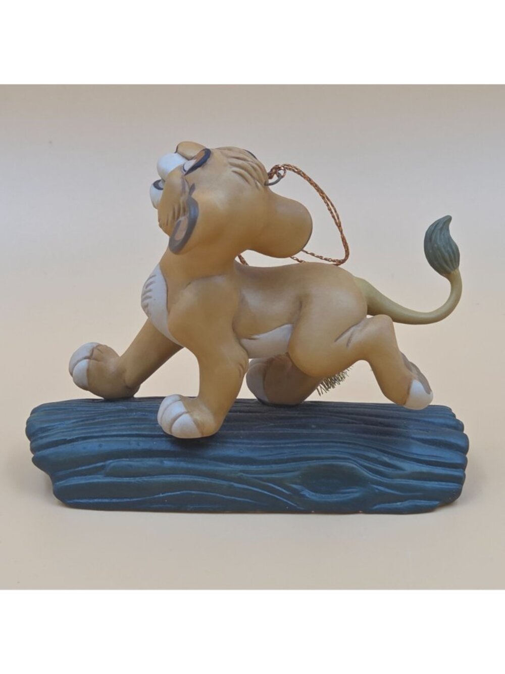 WDCC The Lion King Hakuna Matata Simba Annual Ornament - Picture 4 of 15